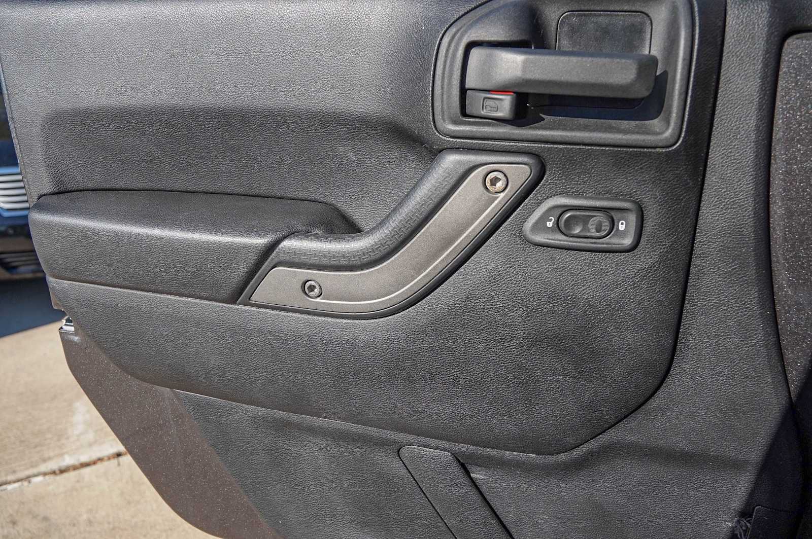 Thumbnail: 2014 Jeep Wrangler - 21