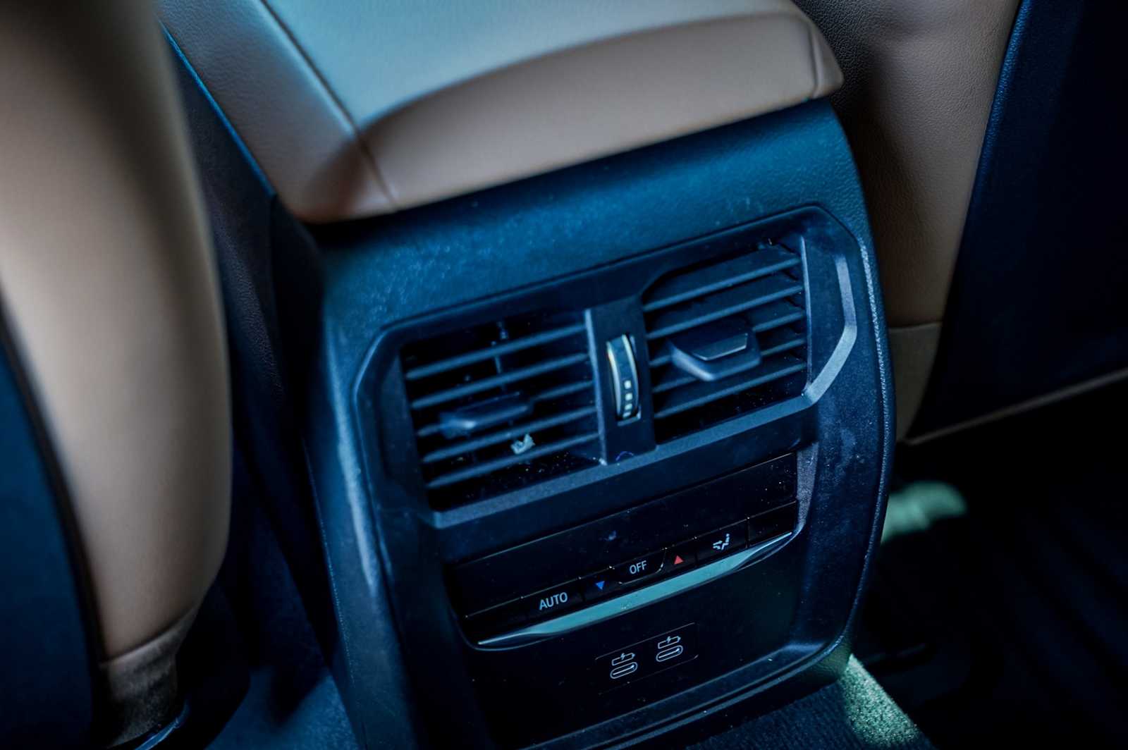 Thumbnail: 2025 BMW i4 - 26