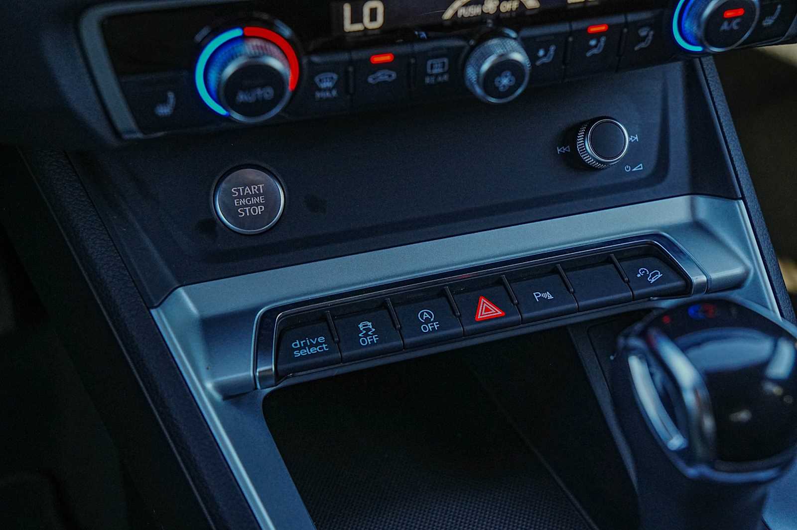 Thumbnail: 2020 Audi Q3 - 20