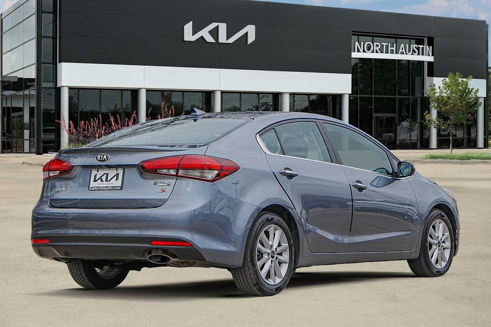Thumbnail: 2017 Kia Forte - 6