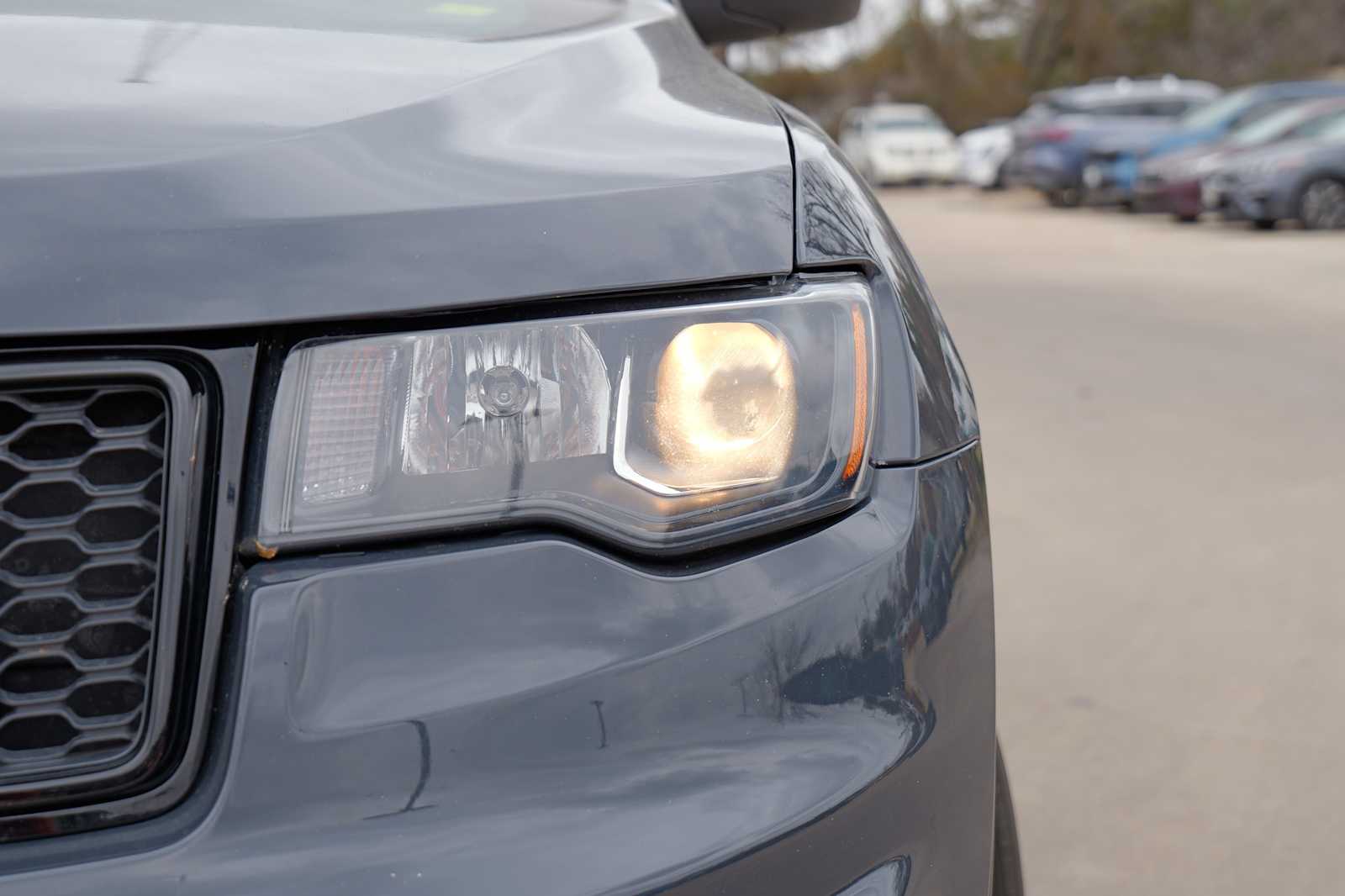 Thumbnail: 2018 Jeep Grand Cherokee - 3