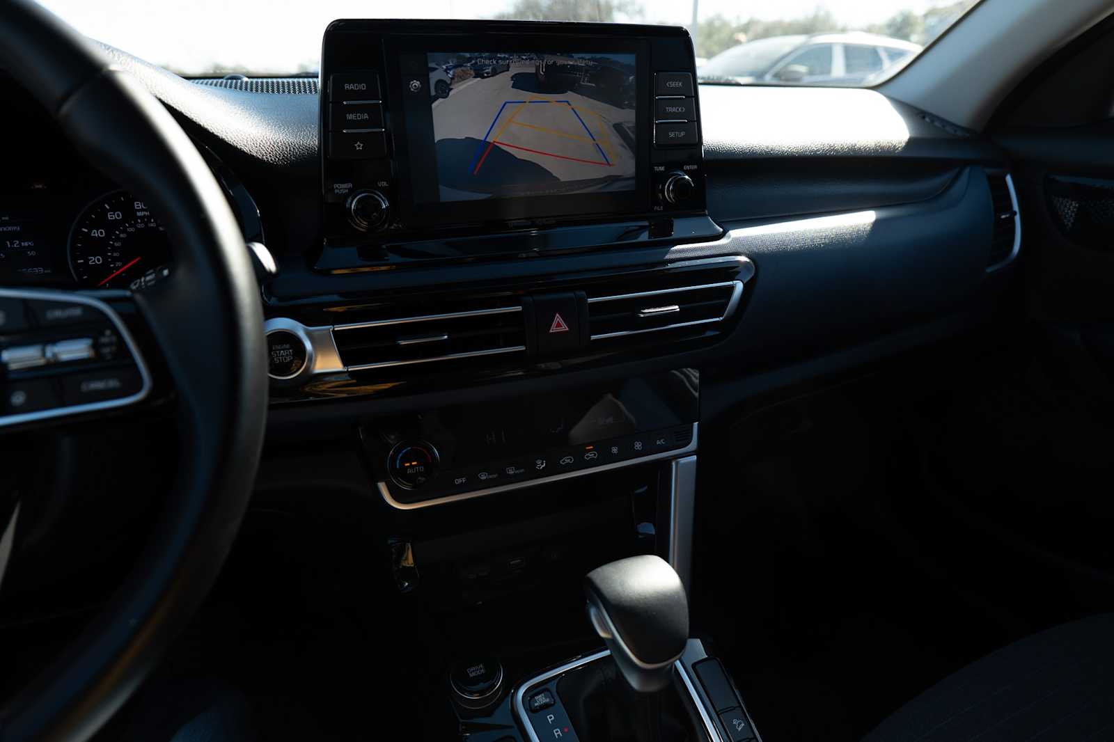 Thumbnail: 2023 Kia Seltos - 16