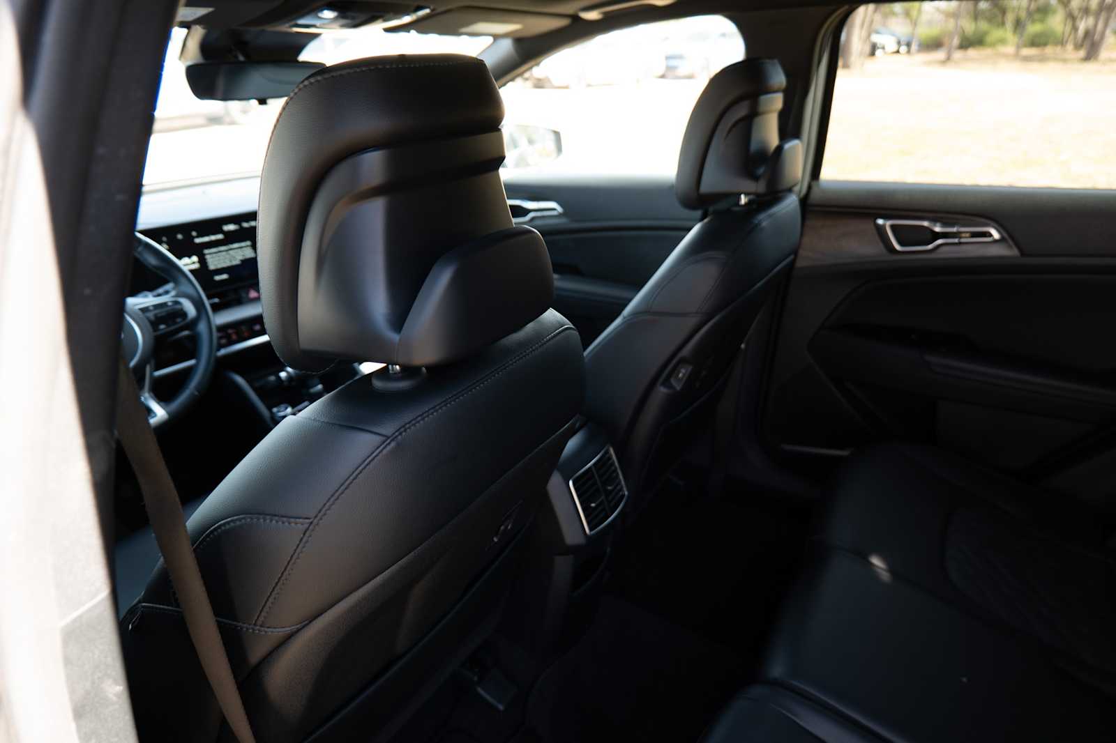 Thumbnail: 2023 Kia Sportage - 23