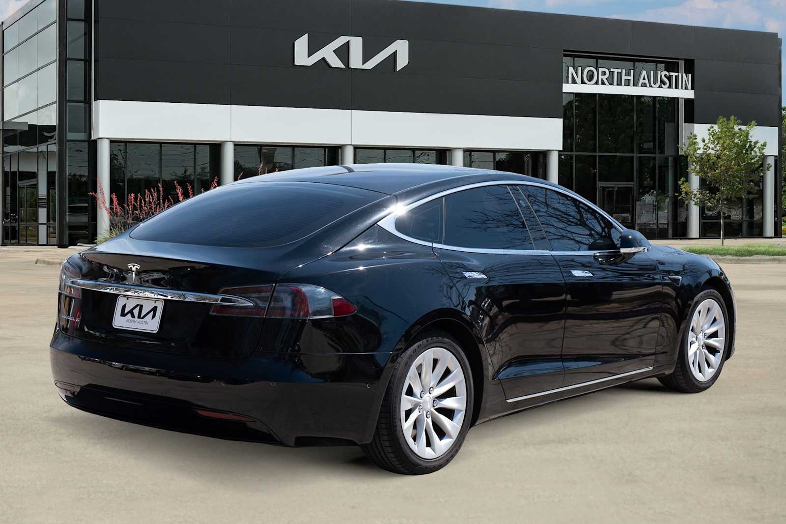 Thumbnail: 2017 Tesla Model S - 6