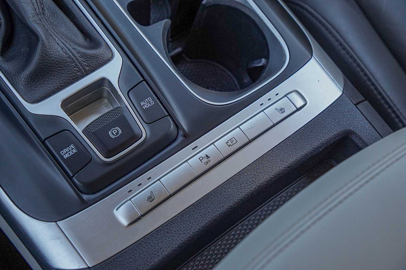 Thumbnail: 2022 Kia Carnival - 22
