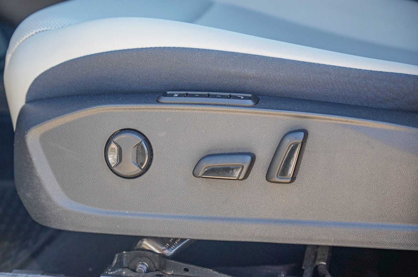 Thumbnail: 2023 Volkswagen ID.4 - 24