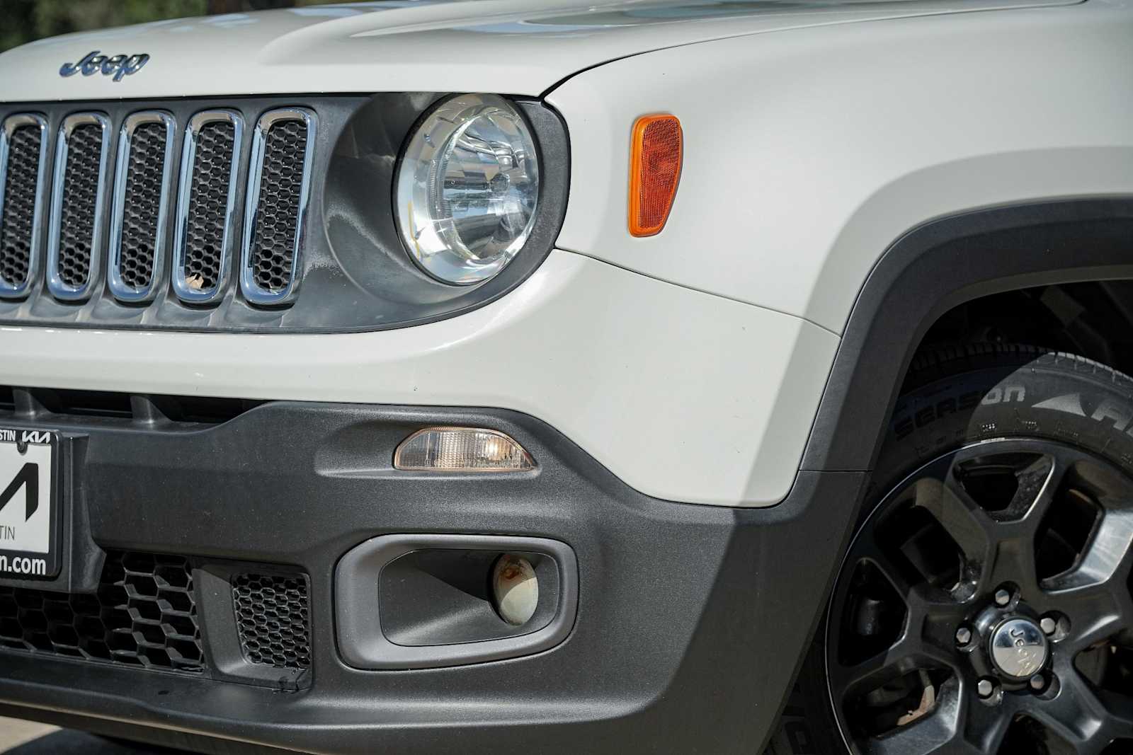 Thumbnail: 2016 Jeep Renegade - 6