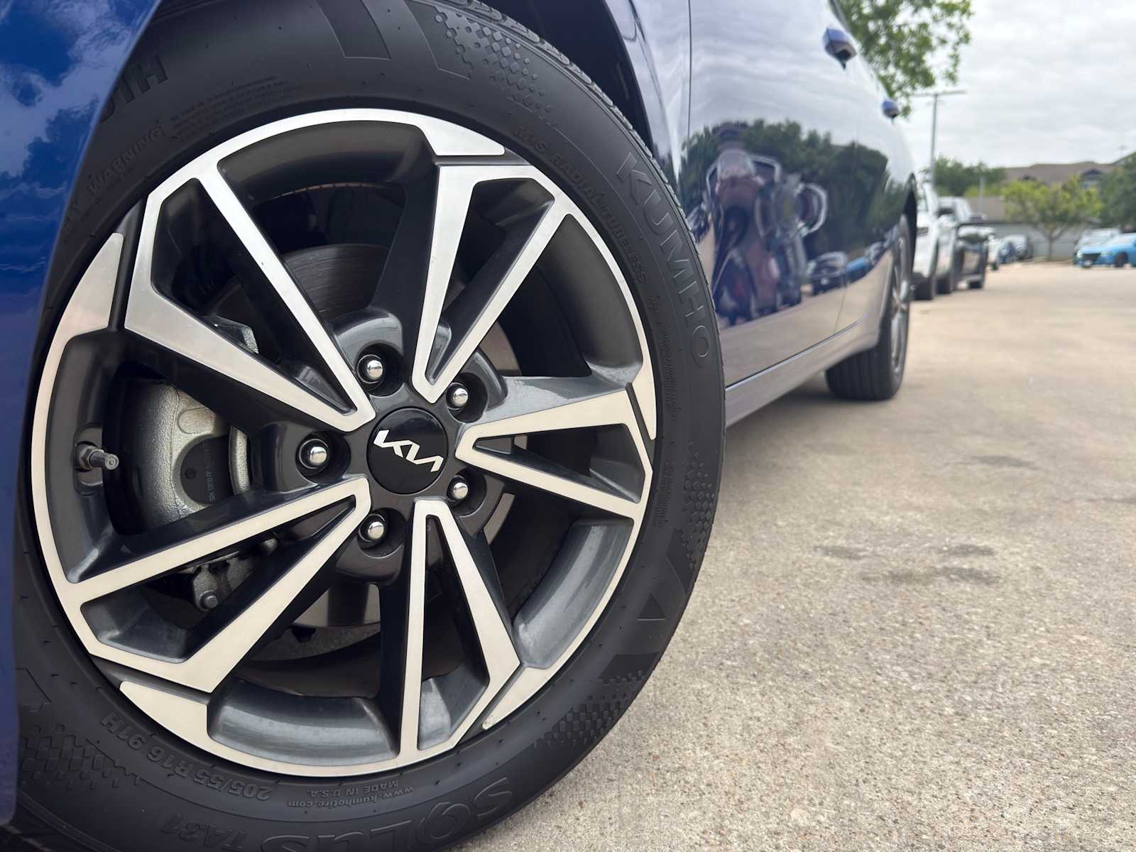 Thumbnail: 2023 Kia Forte - 6