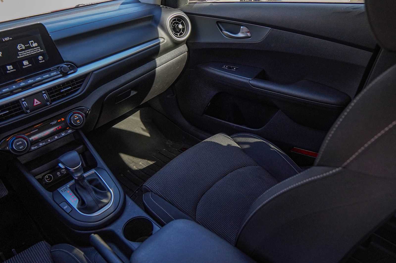 Thumbnail: 2019 Kia Forte - 25