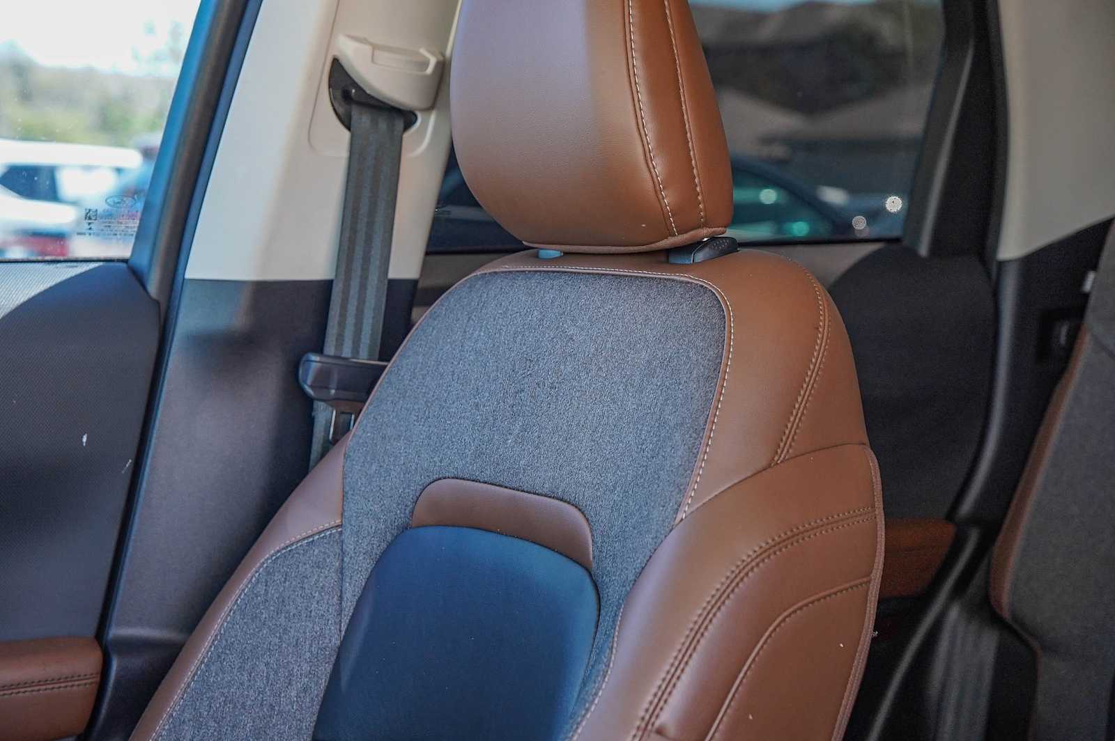 Thumbnail: 2022 Ford Bronco Sport - 12