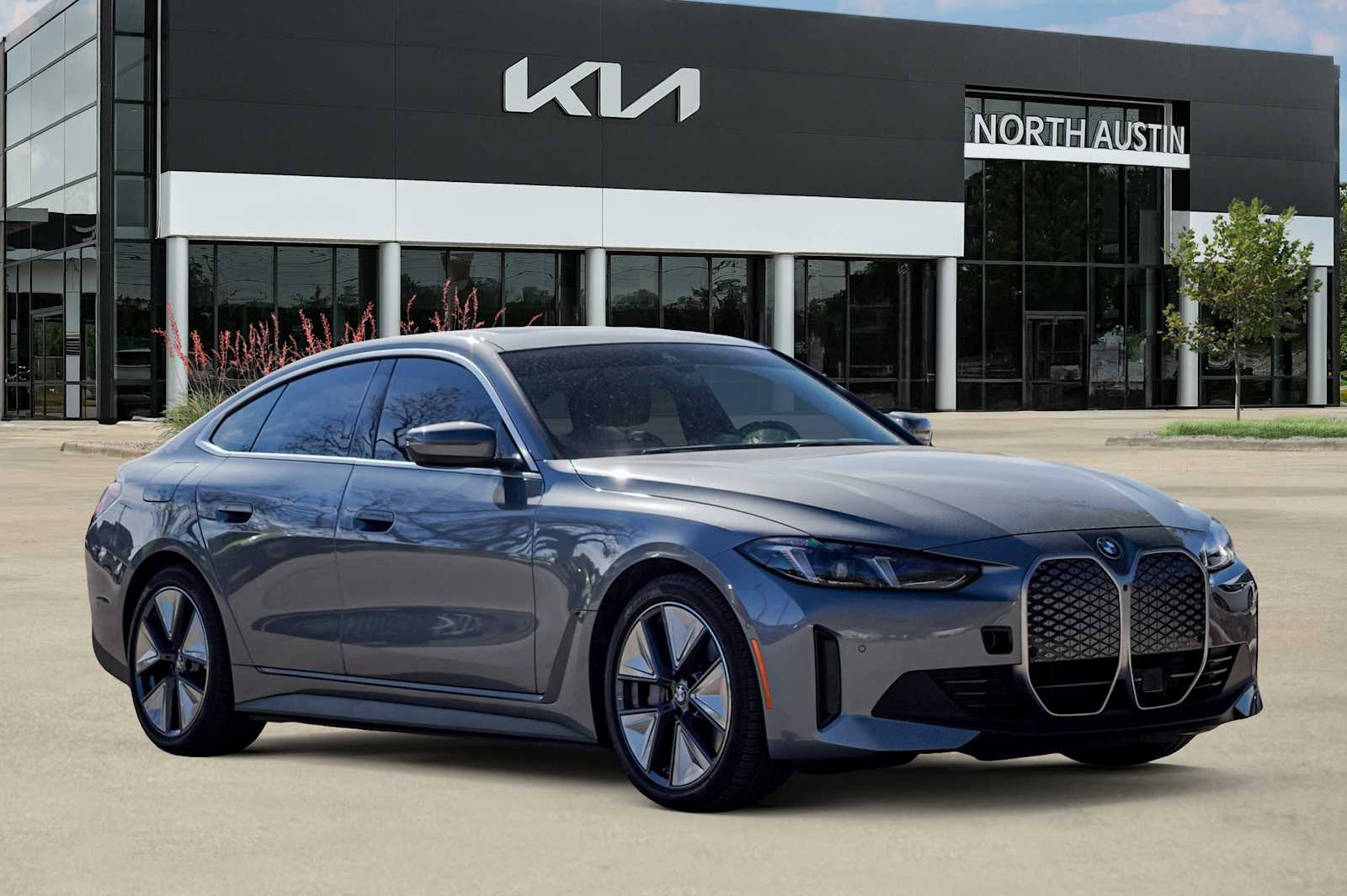 Thumbnail: 2025 BMW i4 - 9