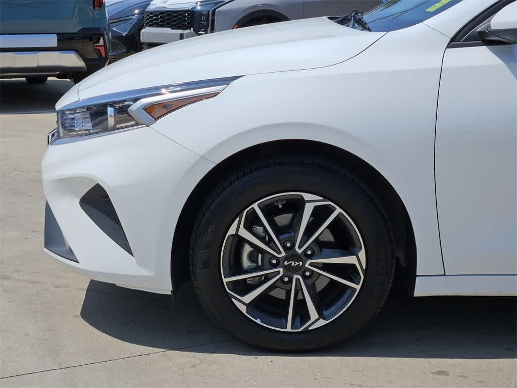 Thumbnail: 2024 Kia Forte - 8