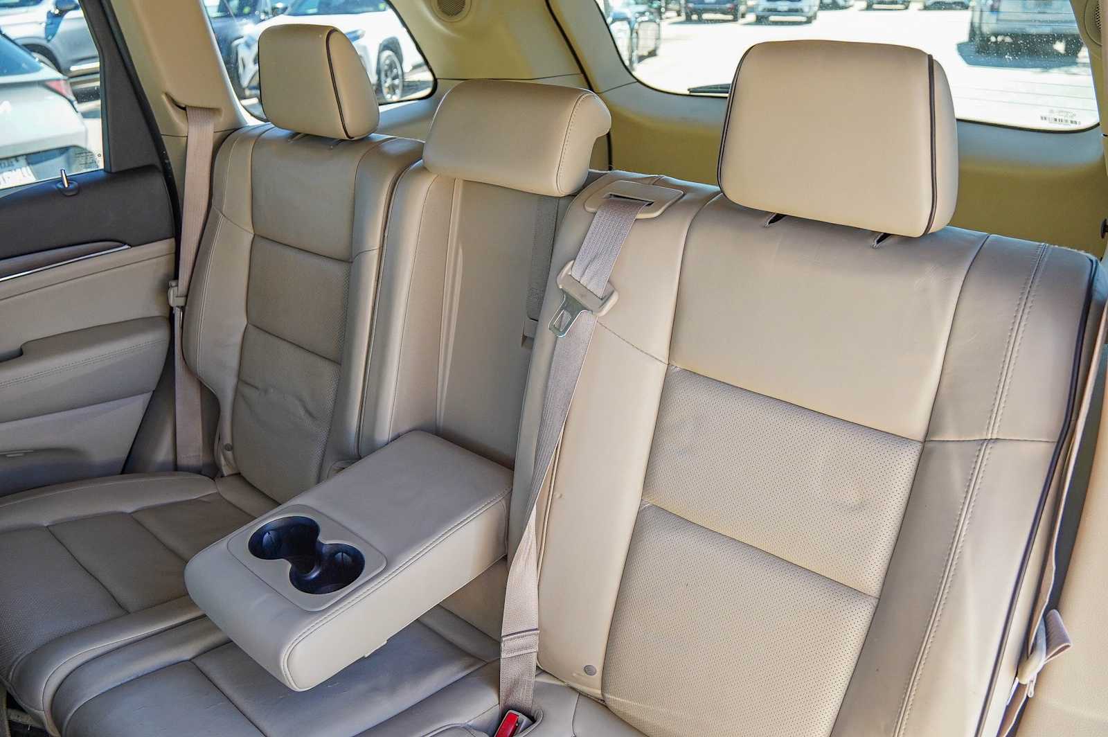 Thumbnail: 2015 Jeep Grand Cherokee - 32