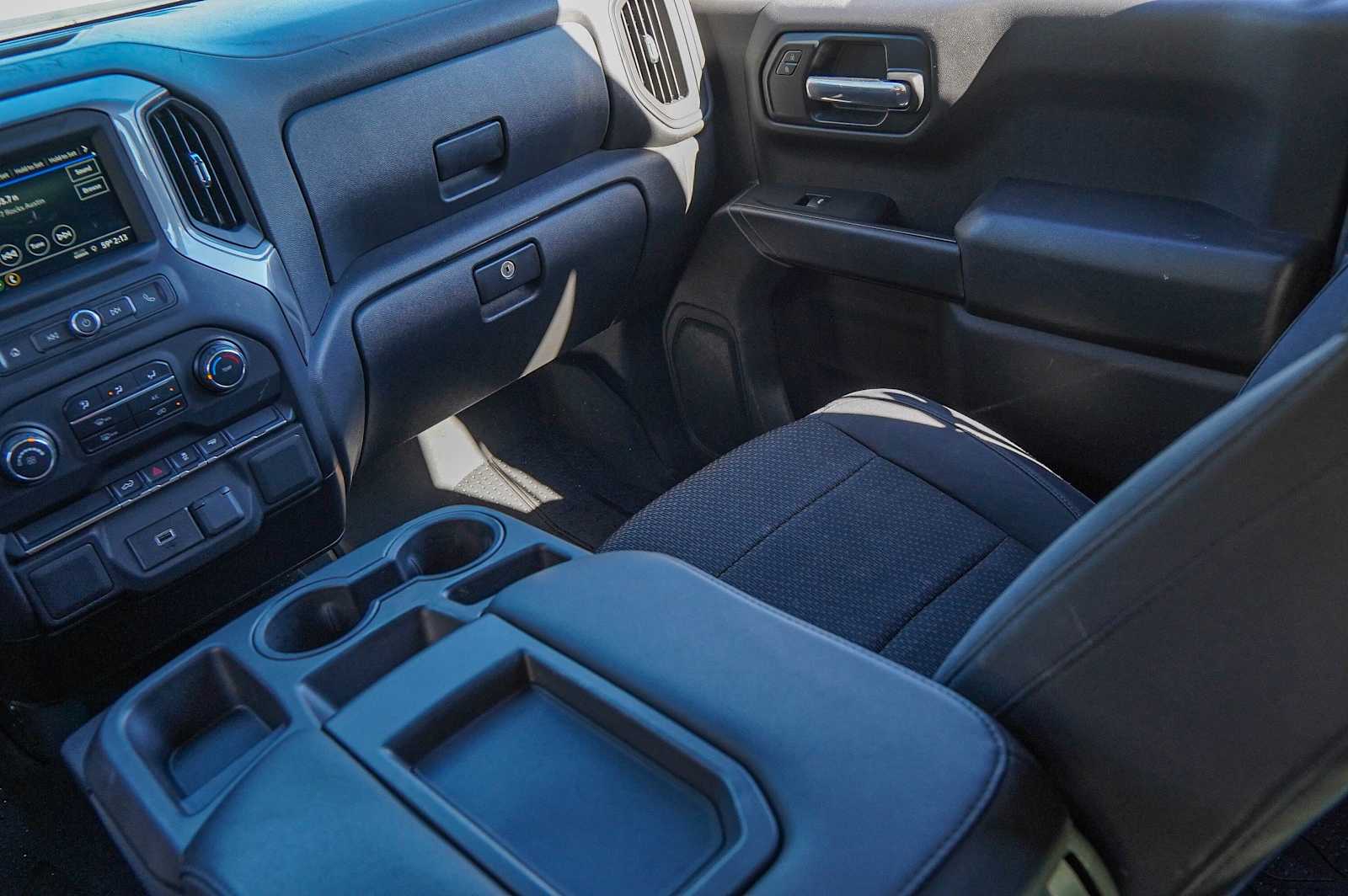 Thumbnail: 2019 Chevrolet Silverado 1500 - 25