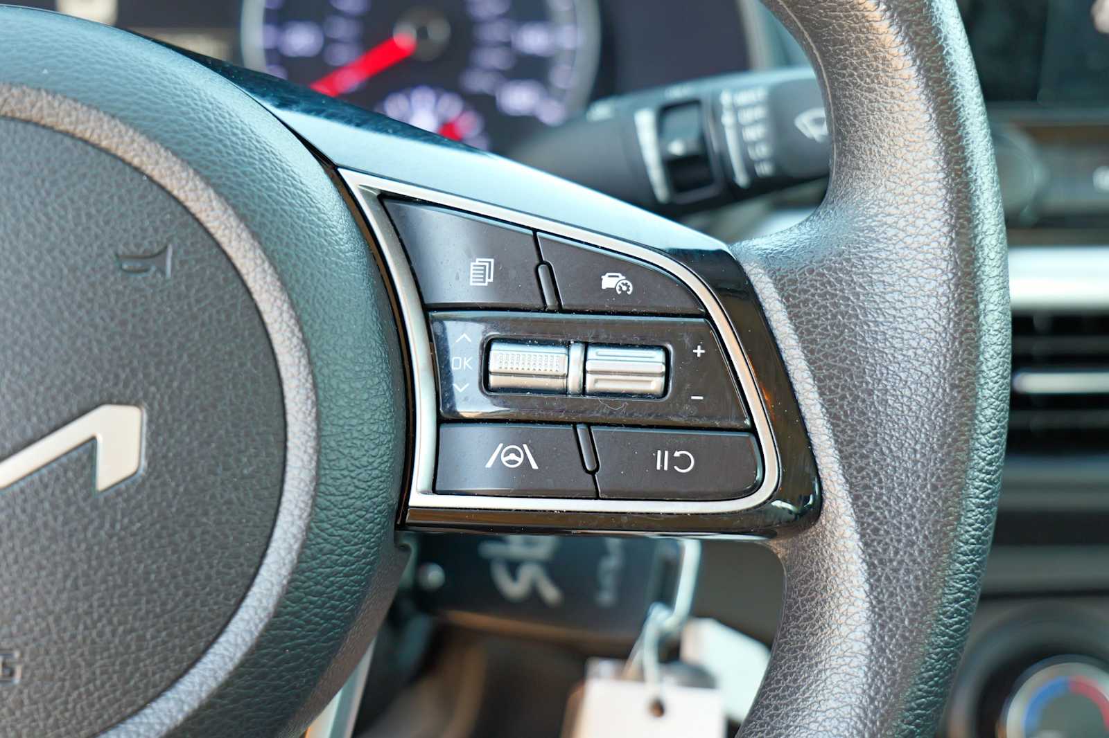 Thumbnail: 2024 Kia Forte - 14