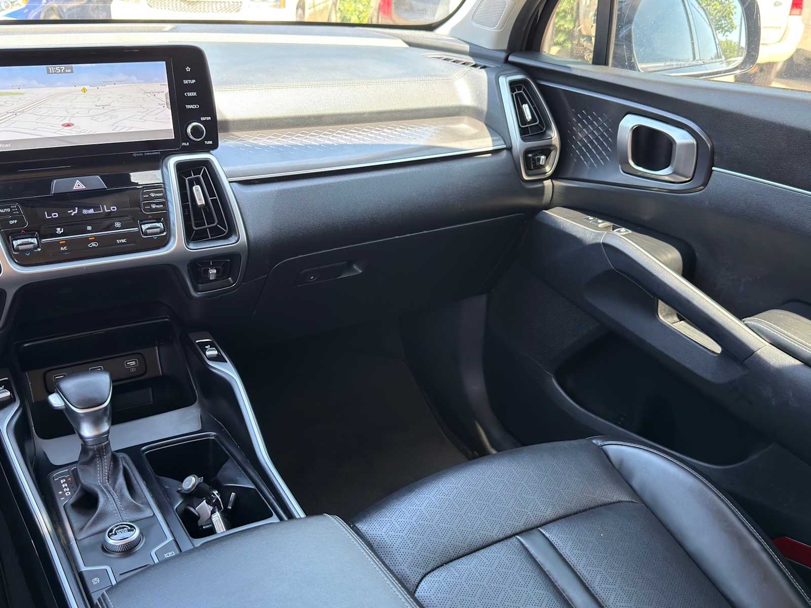 Thumbnail: 2022 Kia Sorento - 25