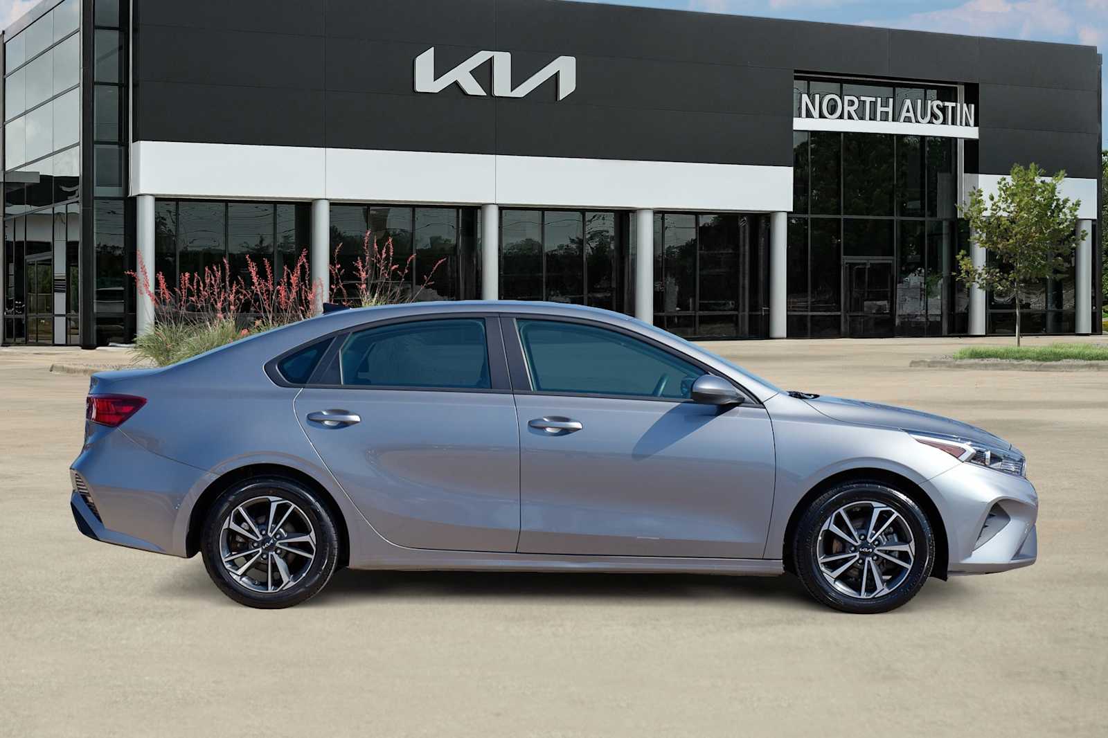 Thumbnail: 2024 Kia Forte - 7