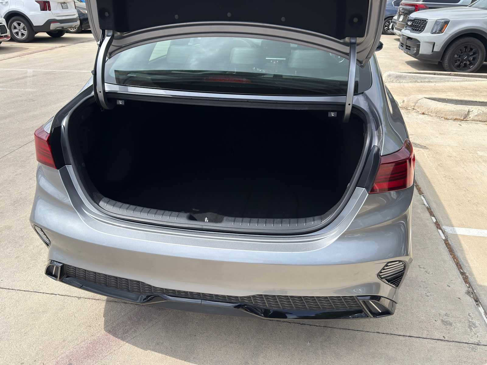 Thumbnail: 2023 Kia Forte - 7