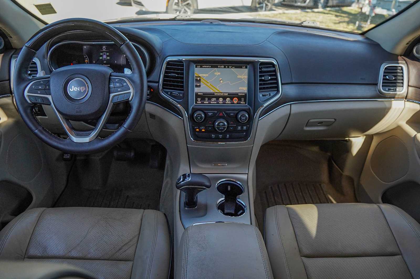 Thumbnail: 2015 Jeep Grand Cherokee - 27