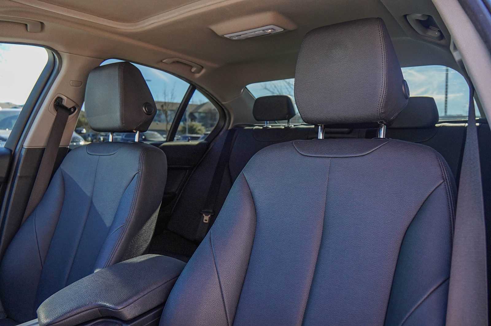 Thumbnail: 2018 BMW 3 Series - 11