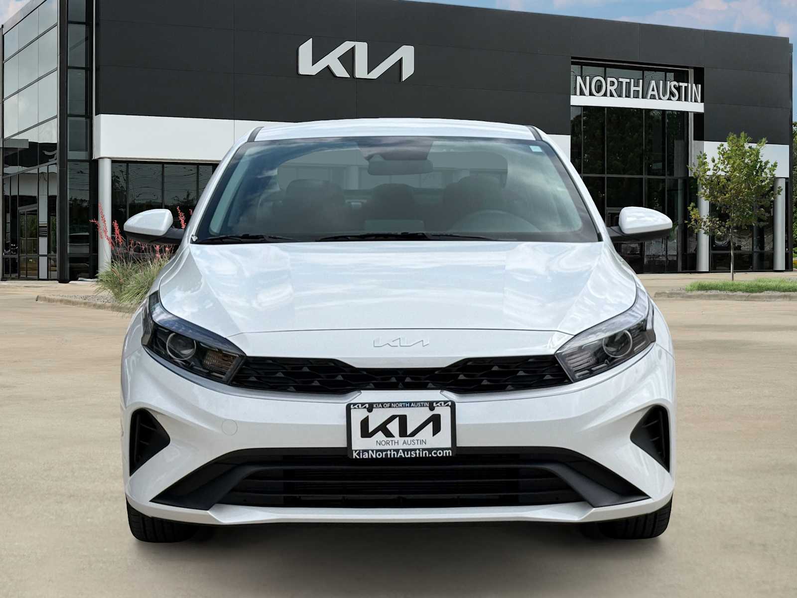 Thumbnail: 2023 Kia Forte - 3