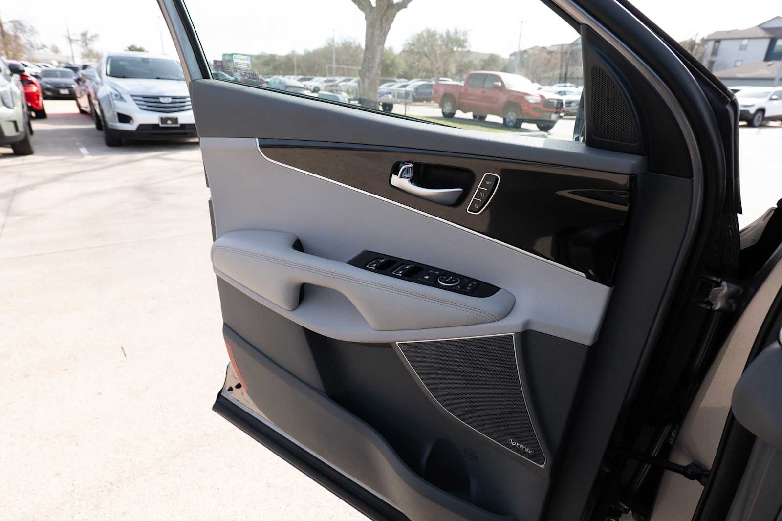 Thumbnail: 2018 Kia Sorento - 20