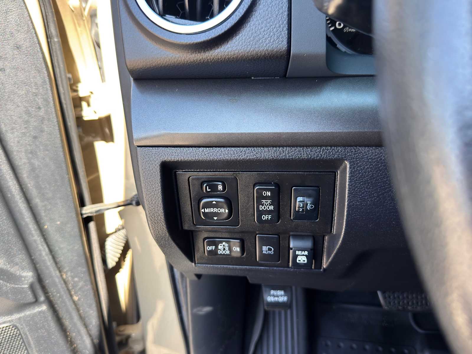 Thumbnail: 2019 Toyota Tundra - 25