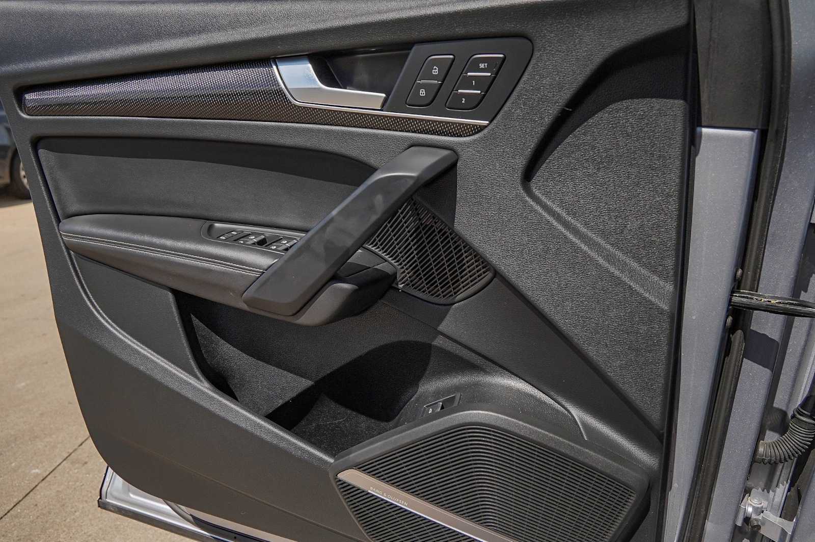 Thumbnail: 2023 Audi SQ5 - 23