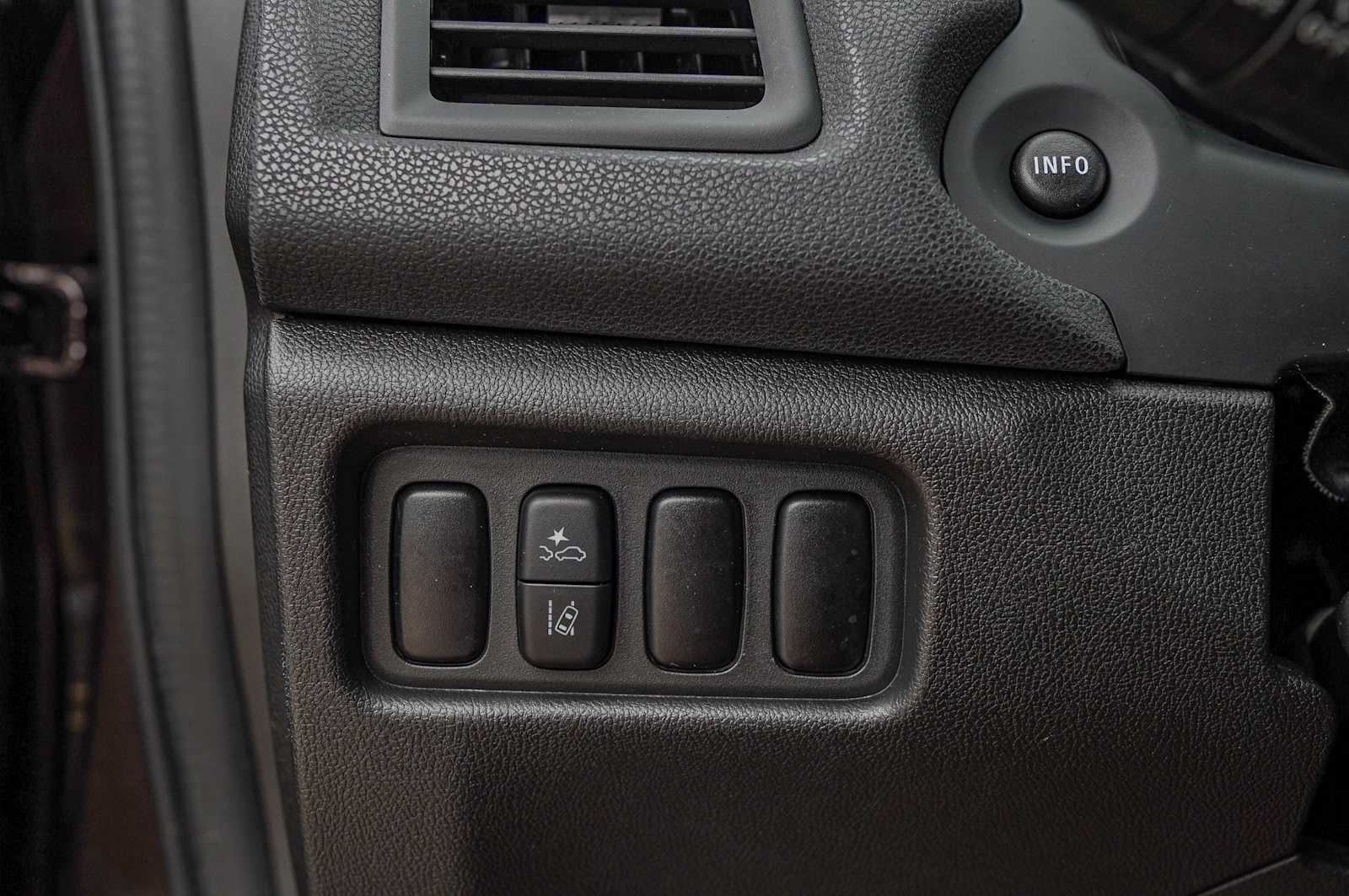 Thumbnail: 2021 Mitsubishi Outlander Sport - 21