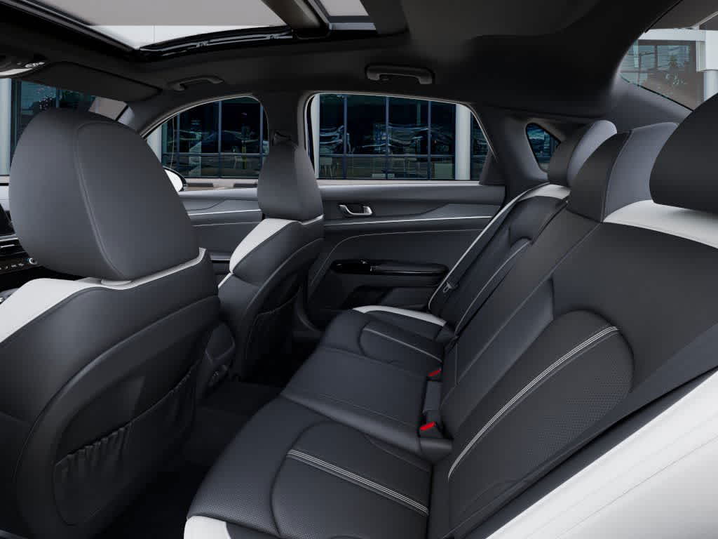 2025 Kia K5  18
