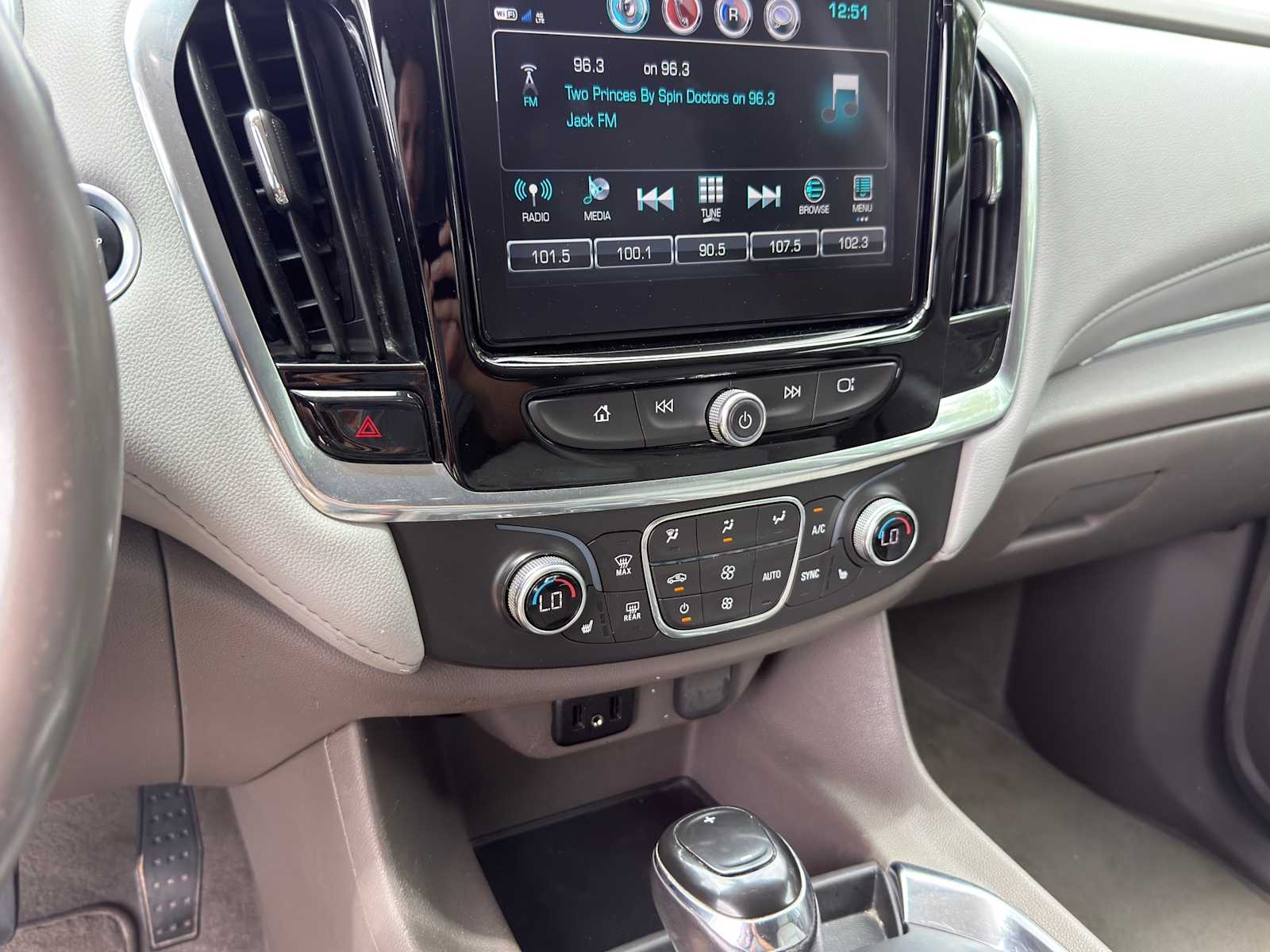 Thumbnail: 2019 Chevrolet Traverse - 12