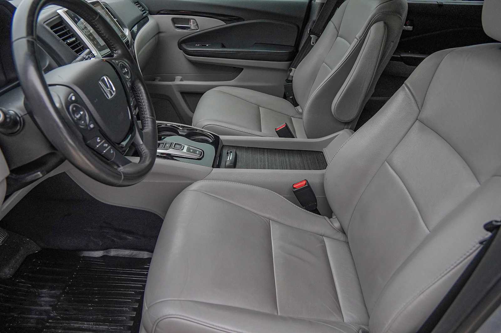 Thumbnail: 2018 Honda Pilot - 10