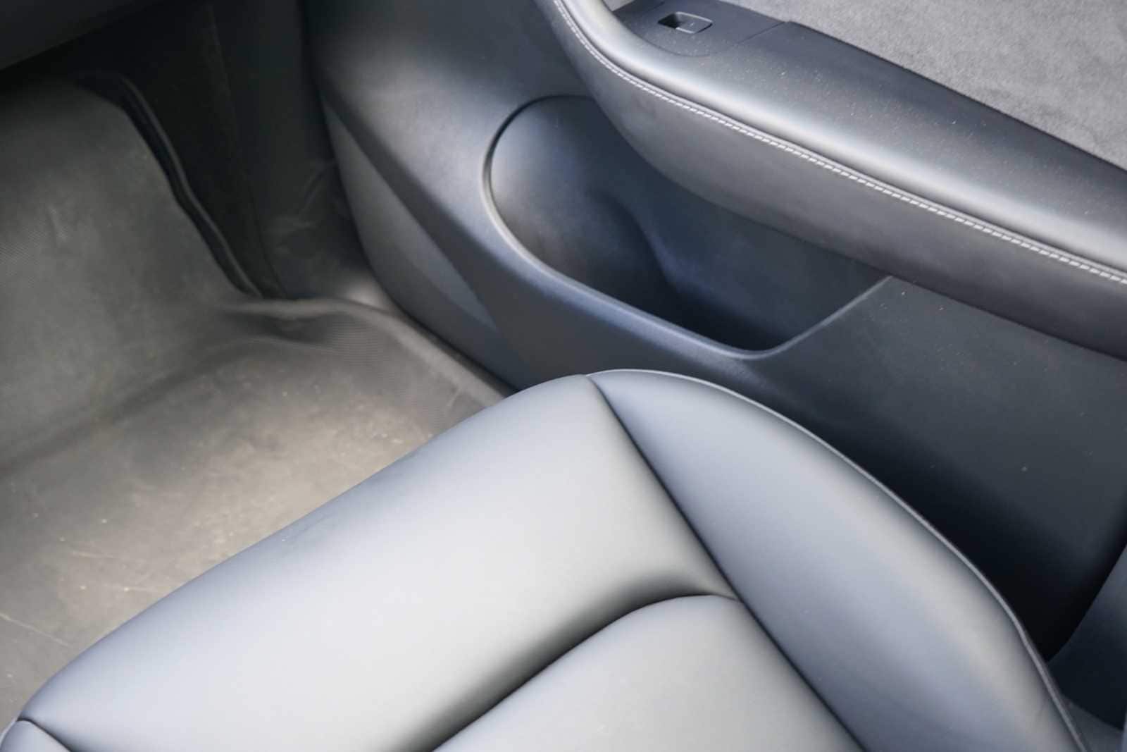 2022 Tesla Model Y Long Range - Photo 23