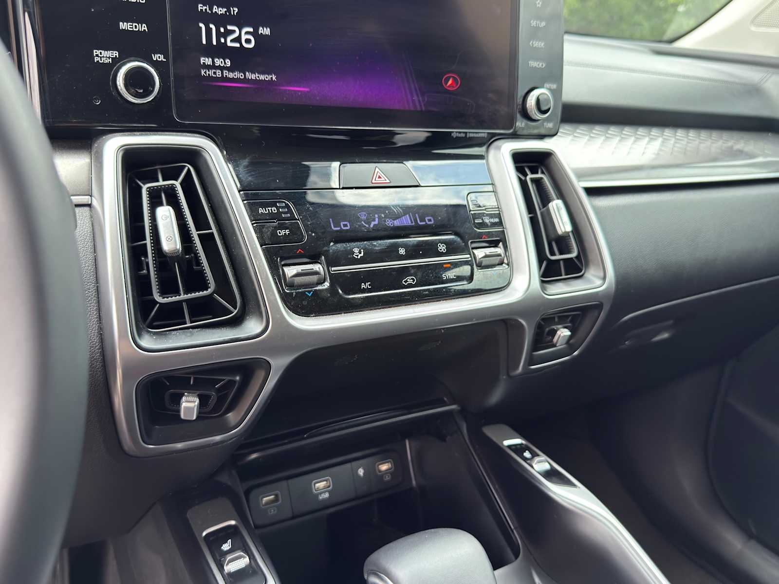 Thumbnail: 2023 Kia Sorento - 12