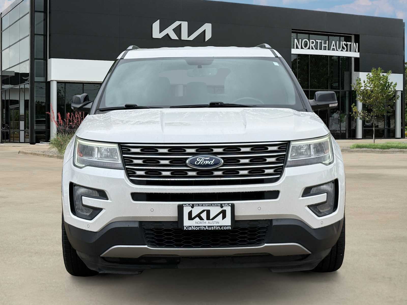 Thumbnail: 2017 Ford Explorer - 3