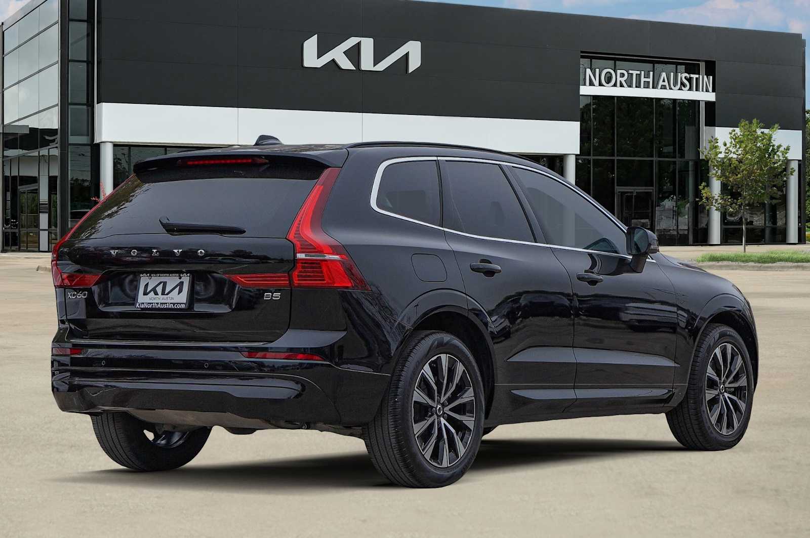 Thumbnail: 2023 Volvo XC60 - 6