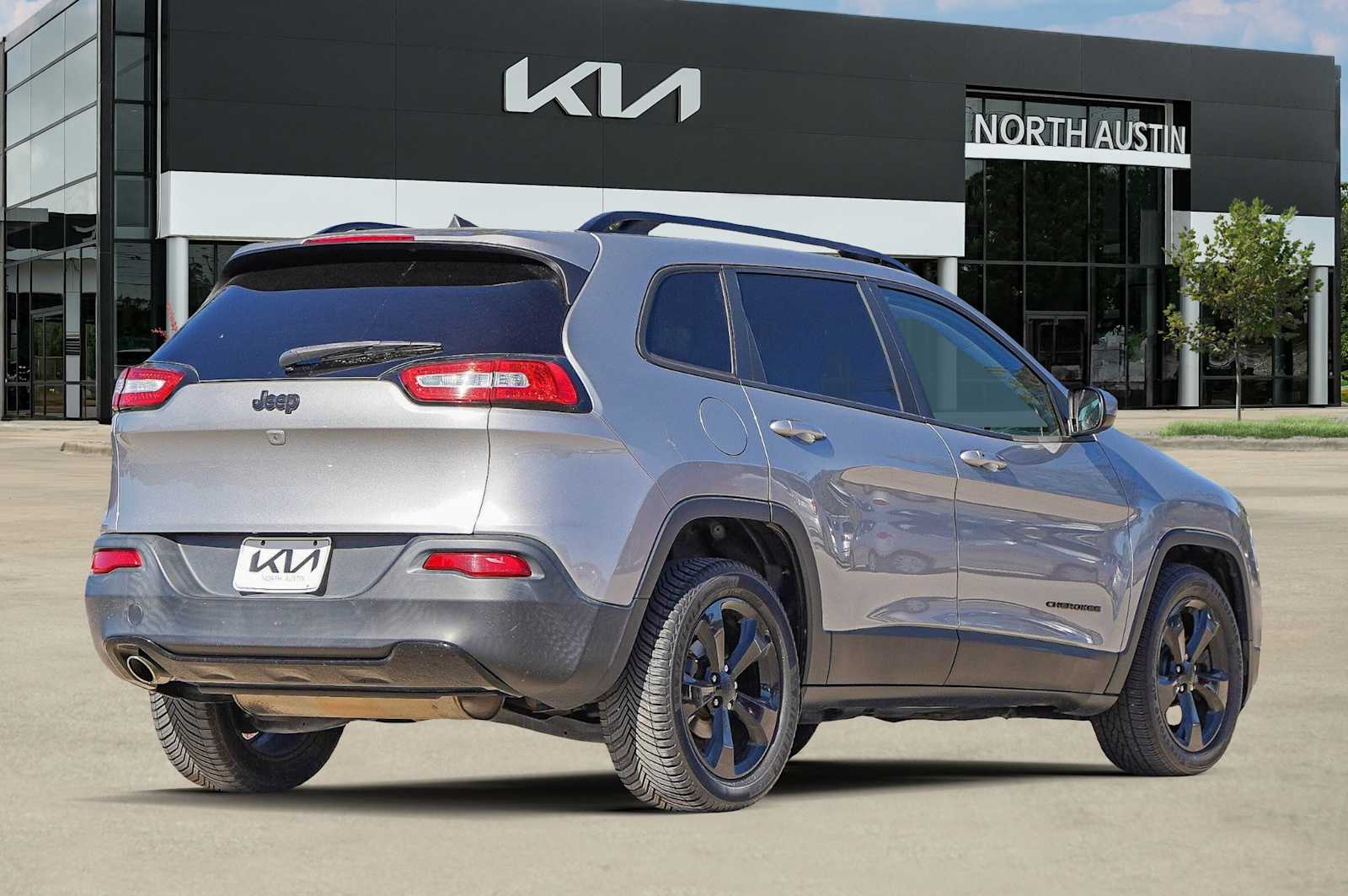 Thumbnail: 2016 Jeep Cherokee - 6