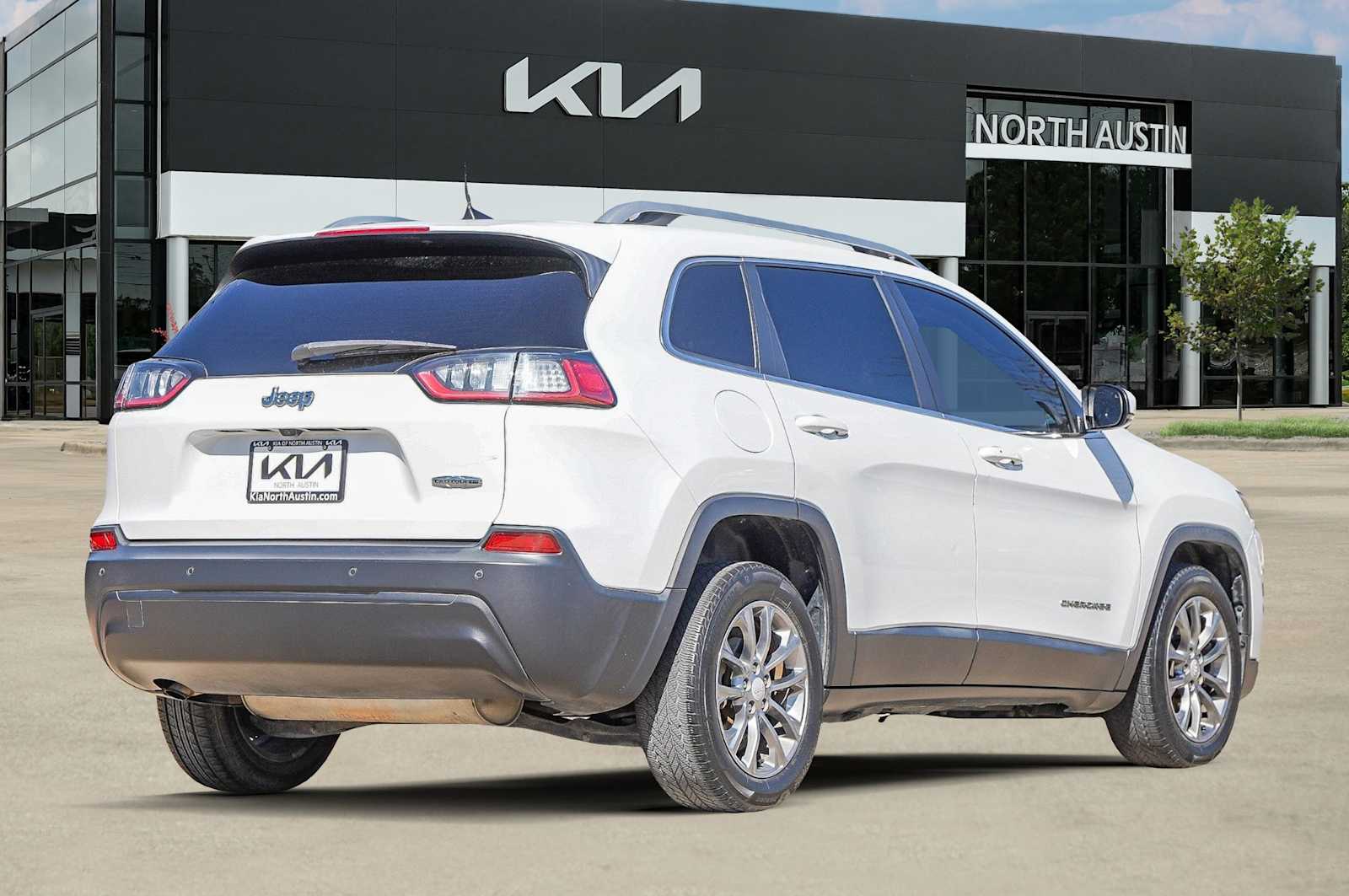 Thumbnail: 2019 Jeep Cherokee - 6