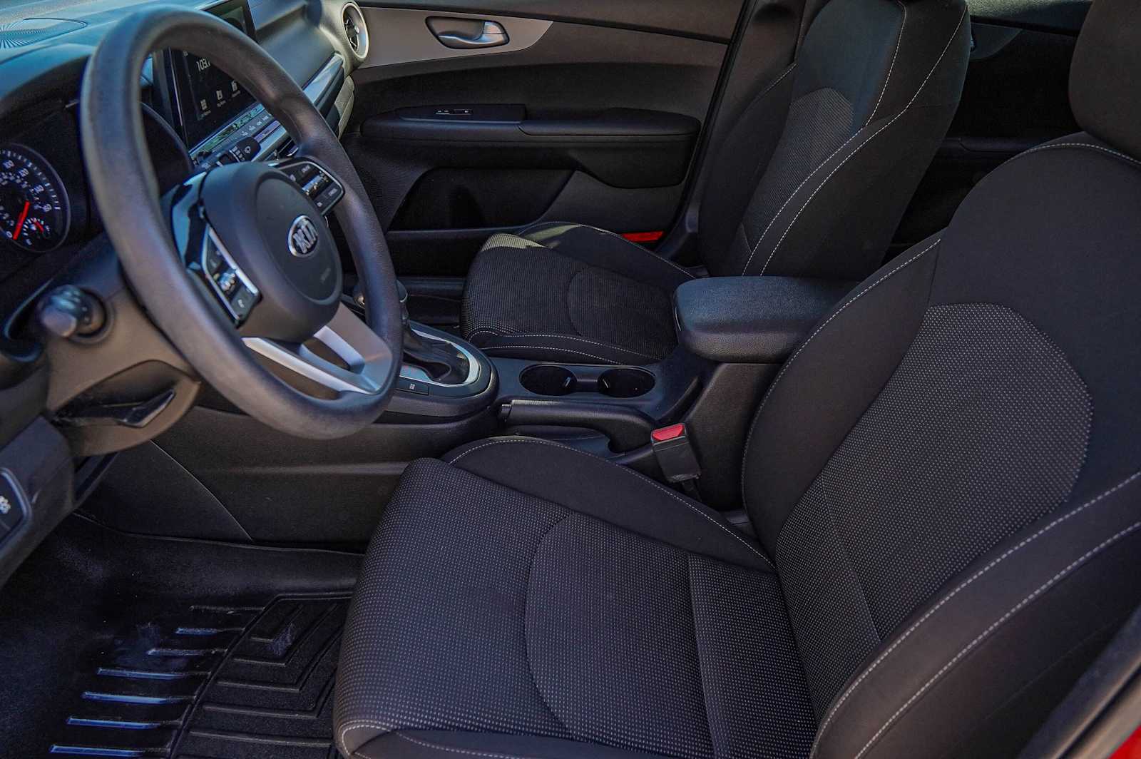 Thumbnail: 2019 Kia Forte - 10