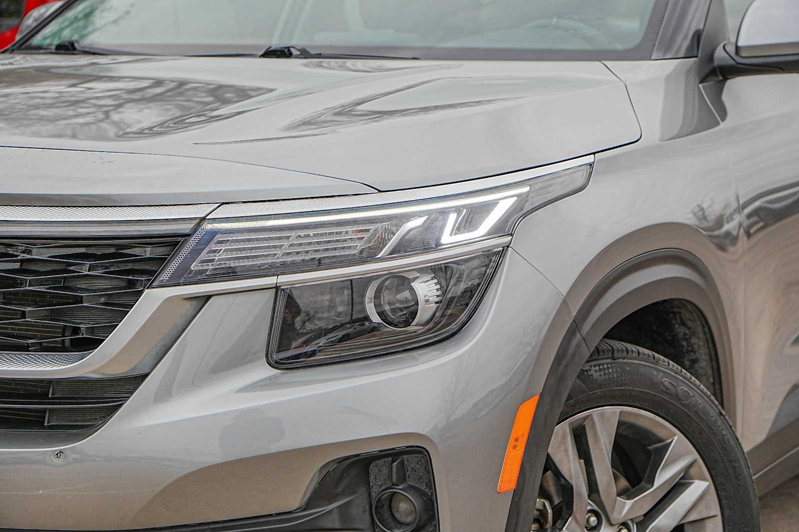 Thumbnail: 2023 Kia Seltos - 3