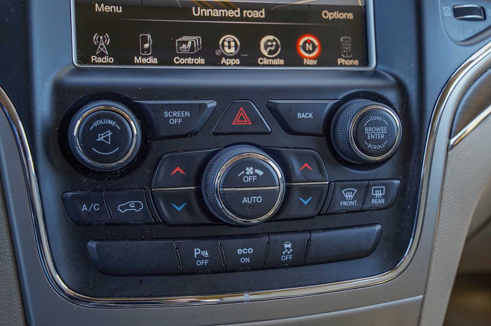 Thumbnail: 2015 Jeep Grand Cherokee - 20