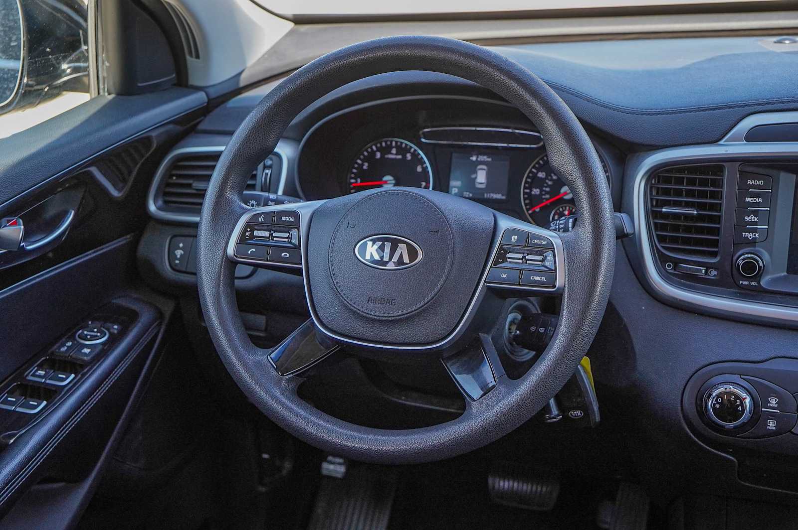 Thumbnail: 2019 Kia Sorento - 25