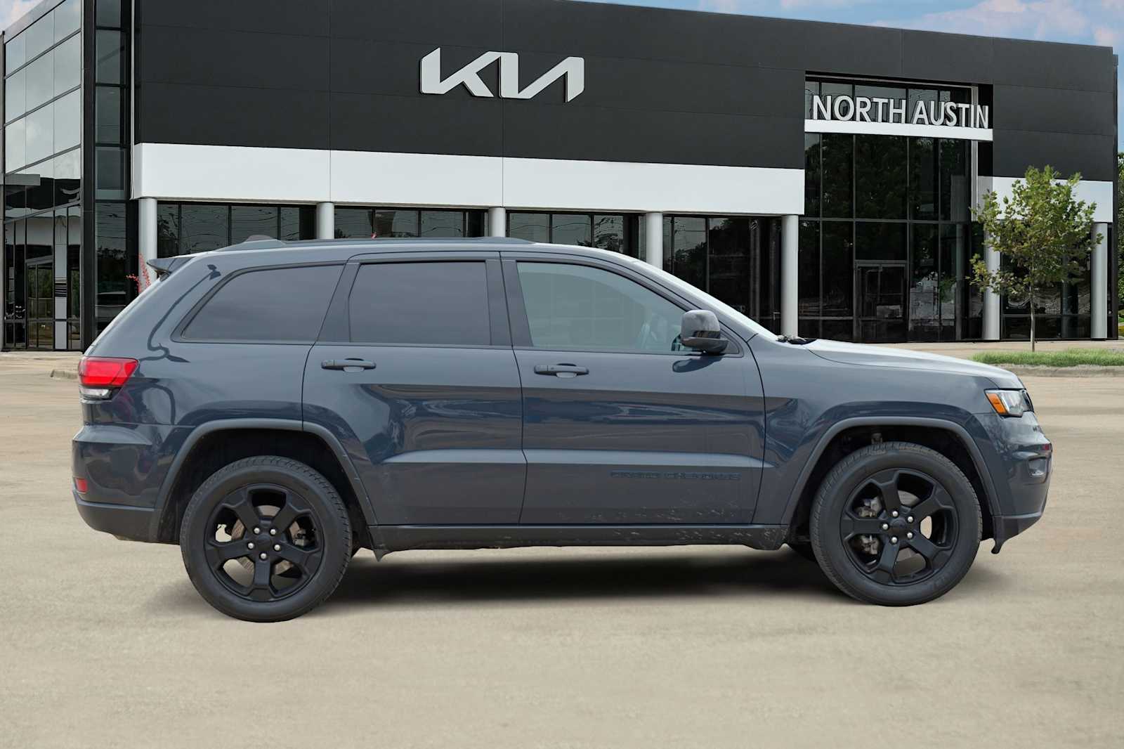 Thumbnail: 2018 Jeep Grand Cherokee - 7