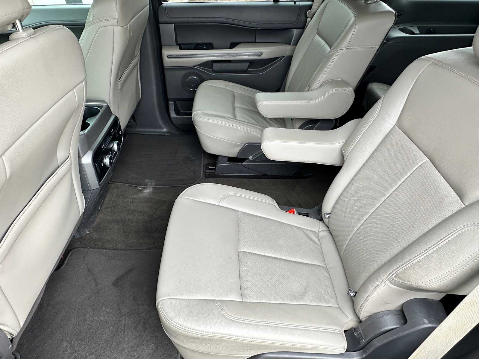 Thumbnail: 2020 Ford Expedition - 23