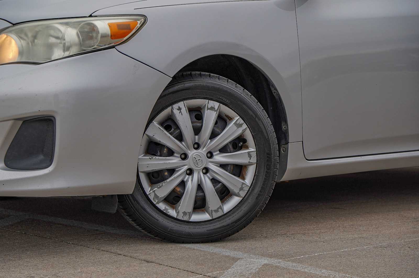 Thumbnail: 2013 Toyota Corolla - 2