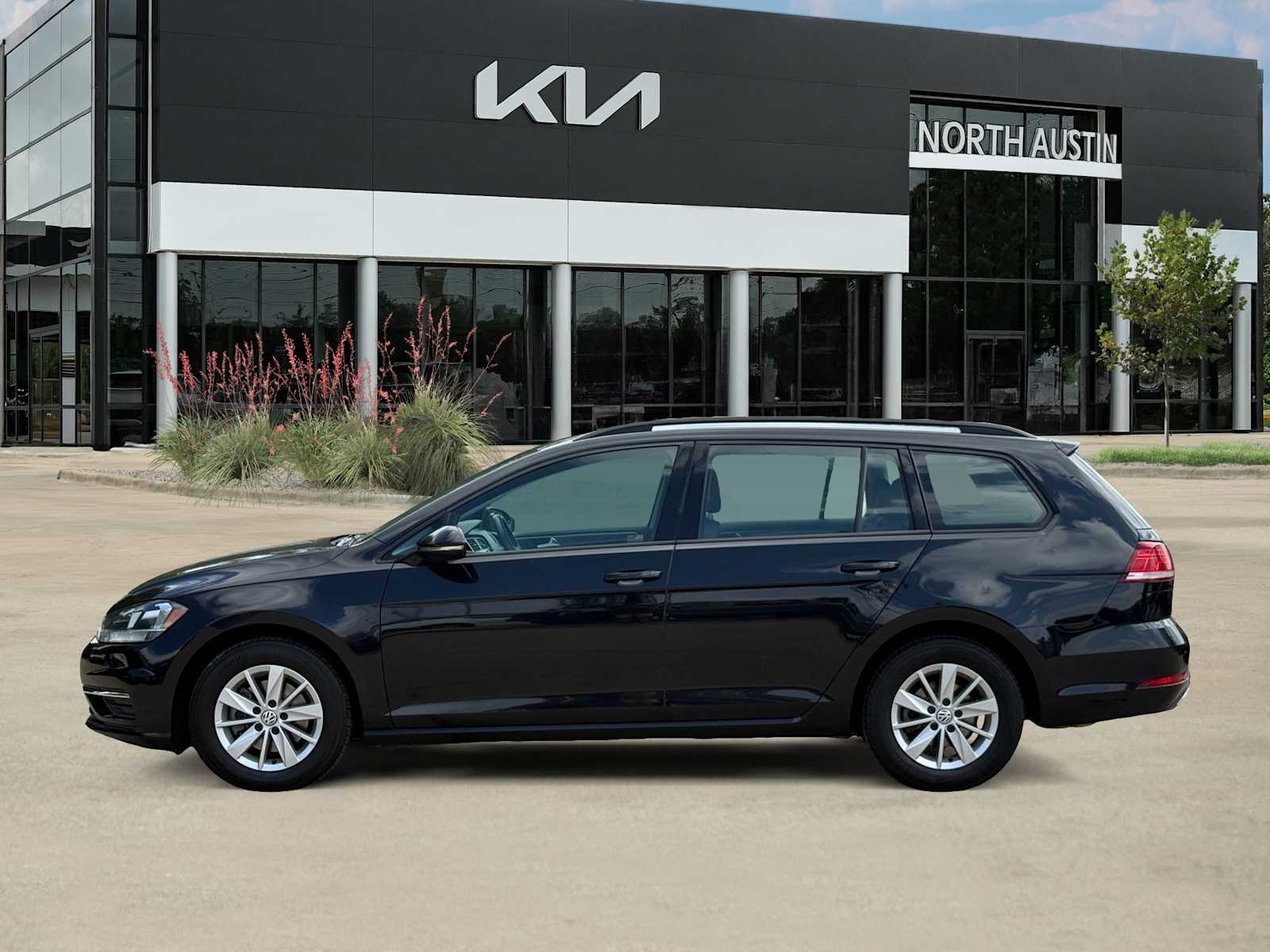 Thumbnail: 2019 Volkswagen e-Golf - 4