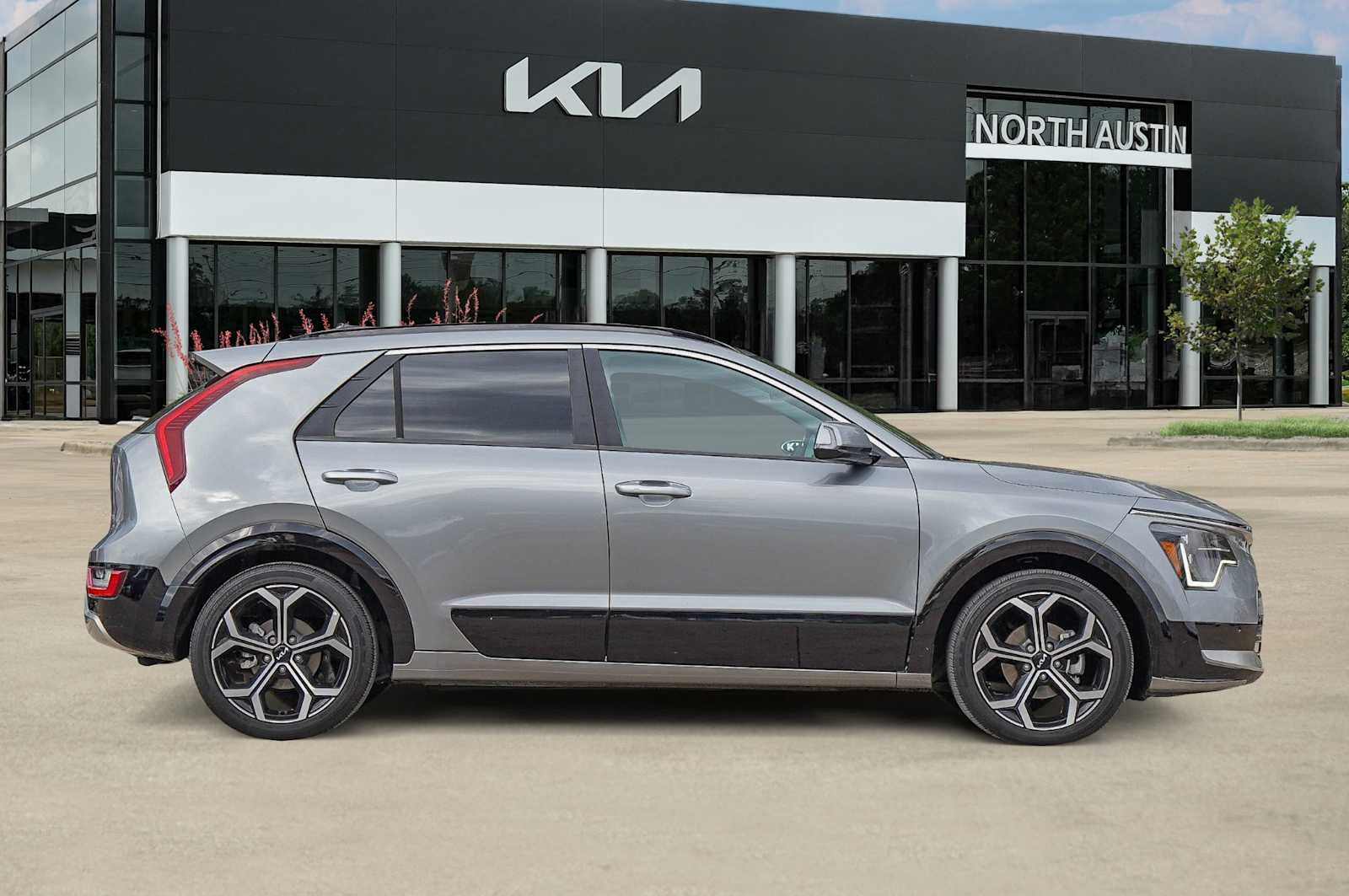 Thumbnail: 2024 Kia Niro - 9