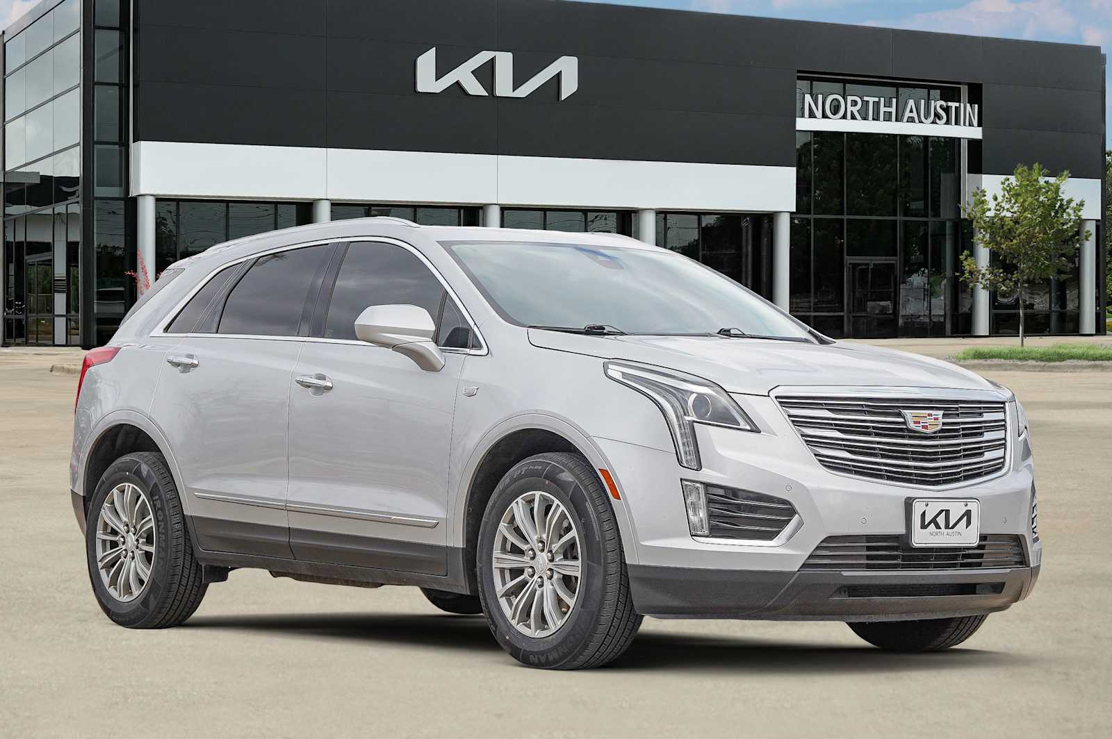 Thumbnail: 2017 Cadillac XT5 - 8