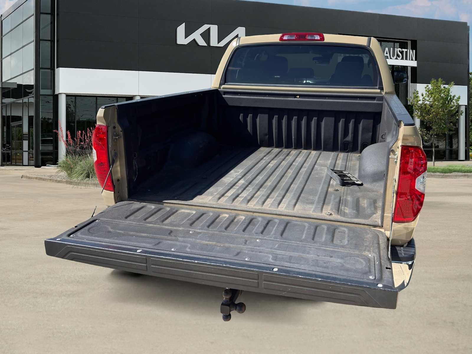 Thumbnail: 2019 Toyota Tundra - 13