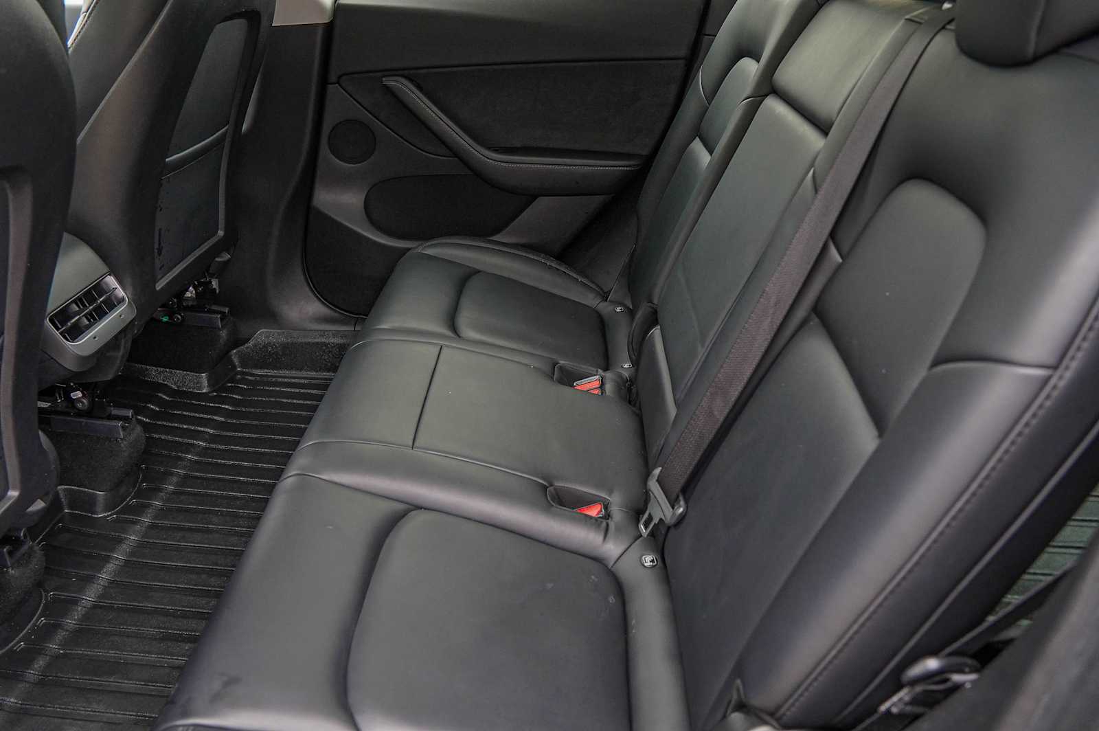 Thumbnail: 2021 Tesla Model Y - 26